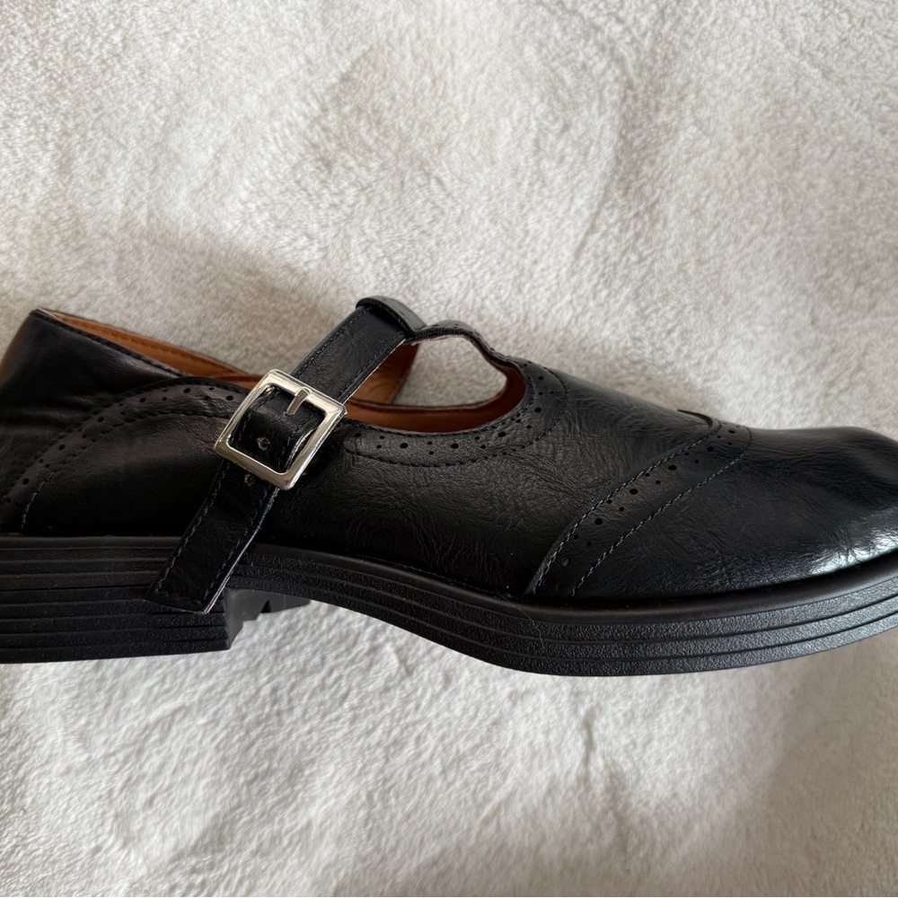 NEW never worn classic premium leather Mary Janes, non-slip sz 9.5 - Picture 5 of 6